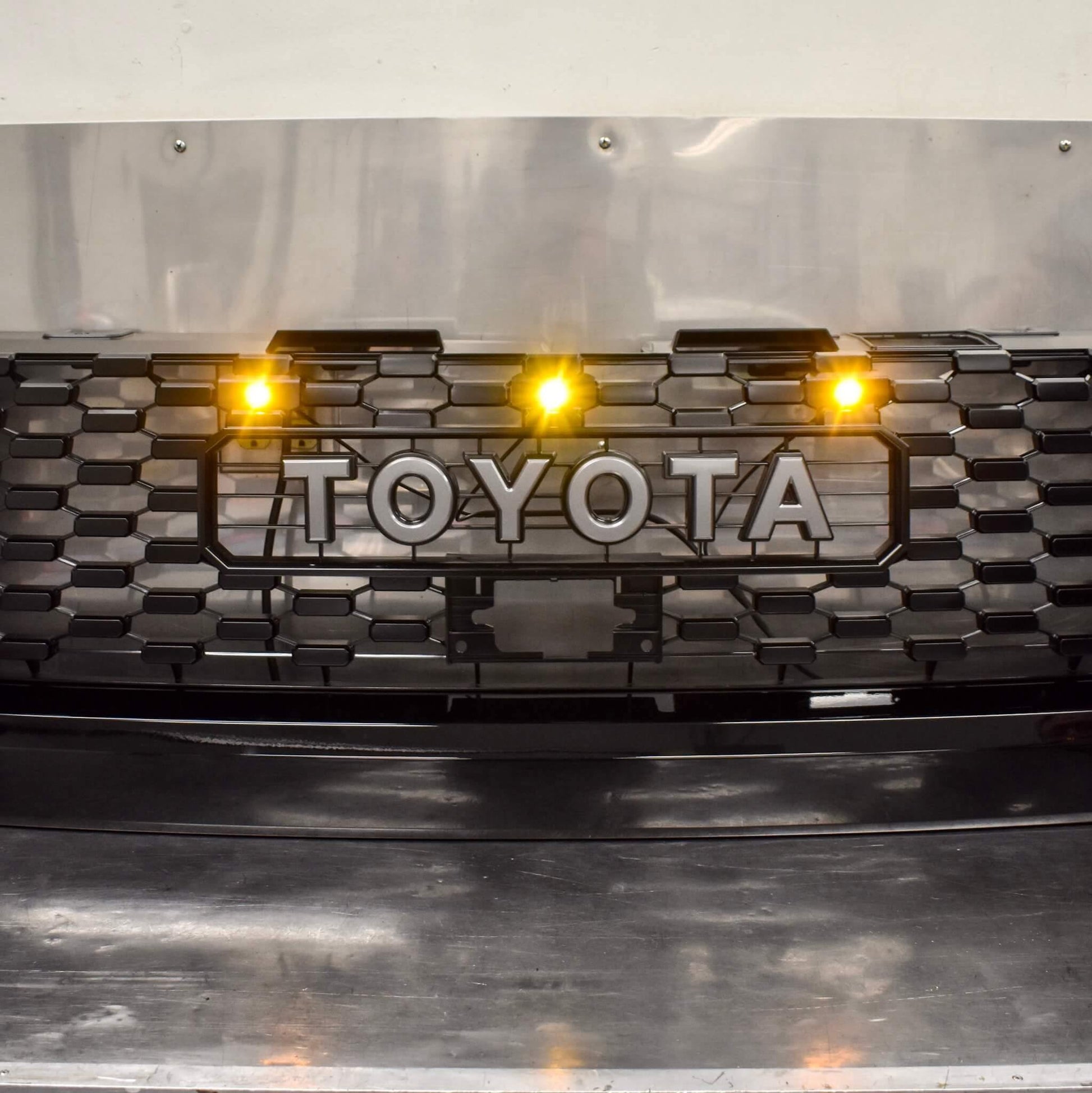 Toyota Tundra LED Grille Lights | Toyota Grille Lights | Yota Leds